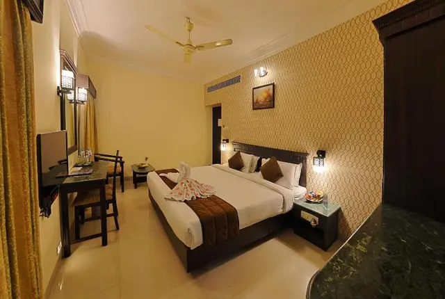 Ams Raj Palace Sundar