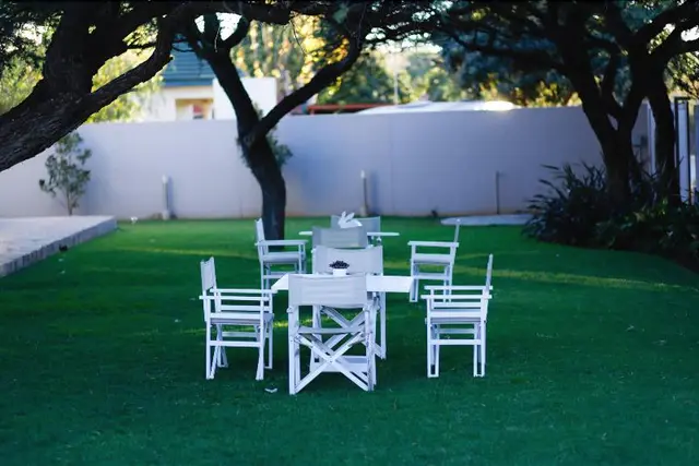 The Hedge Guesthouse