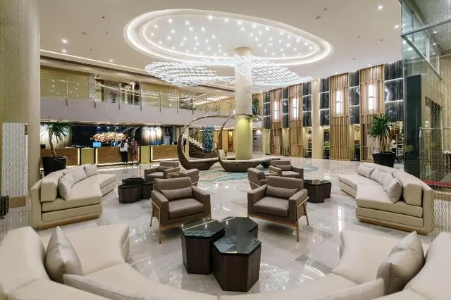 Zuri Hotel