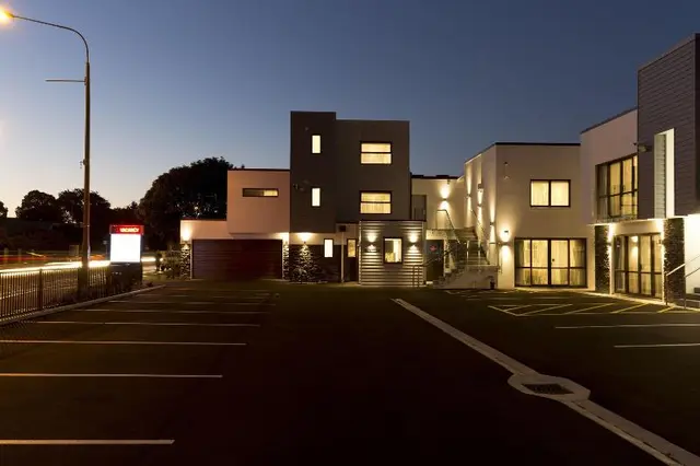 2 On Whiteleigh Motel