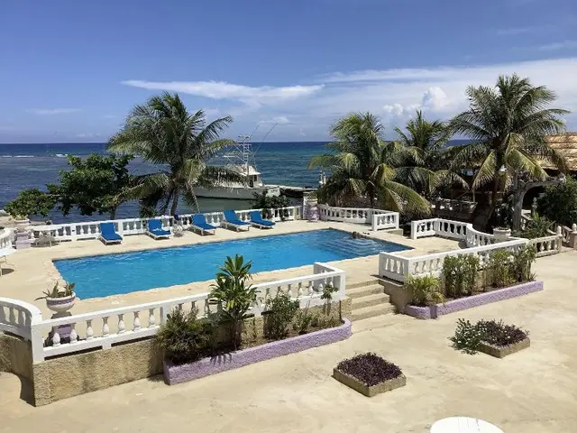Cariblue Beach Hotel And Scuba Diving Resort