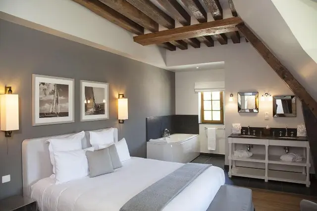 Manoir De Surville