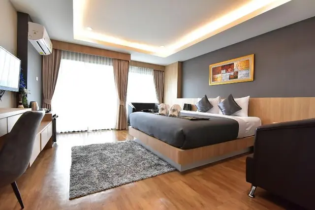 The Raise Hotel
