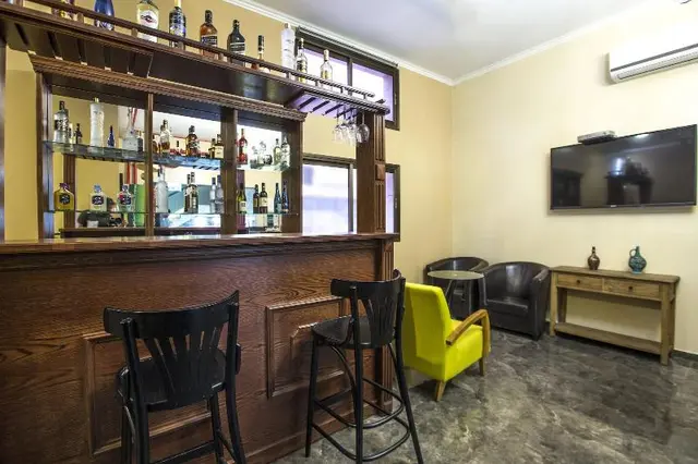 Laguardia Hotel