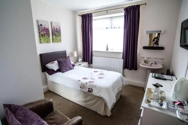 Holcombe Guest House