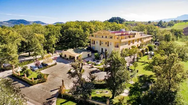 Elia Hotel