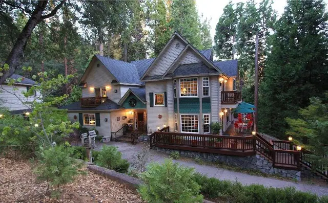 Mccaffrey House Bed And Breakfast Inn