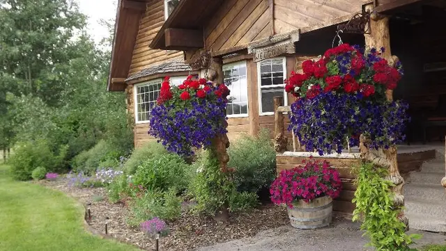 Fin And Feather Inn