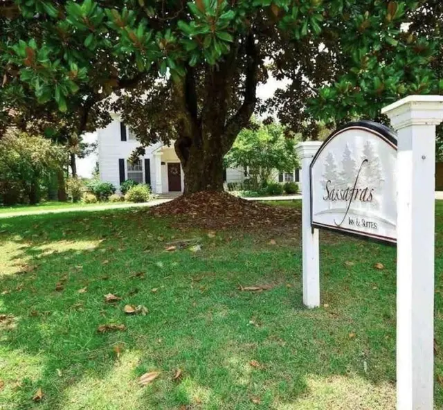 Sassafras Inn