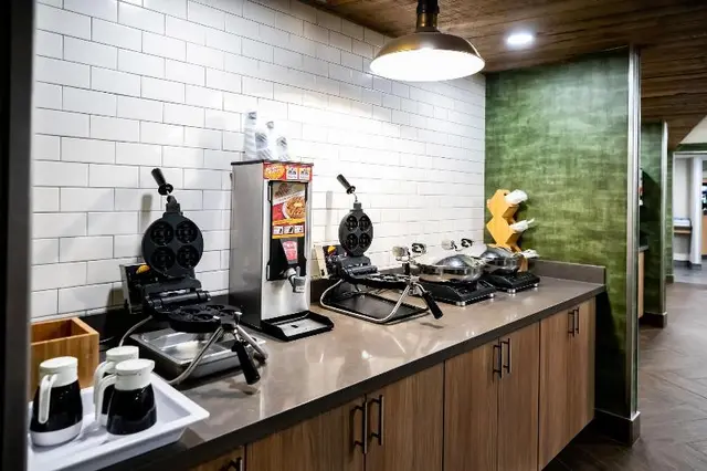 Fairfield Inn & Suites by Marriott Louisville Airp