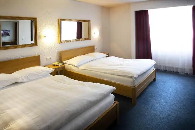 Elan Hotel