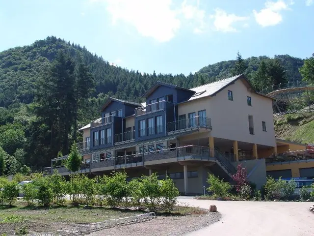 M13 Hotel