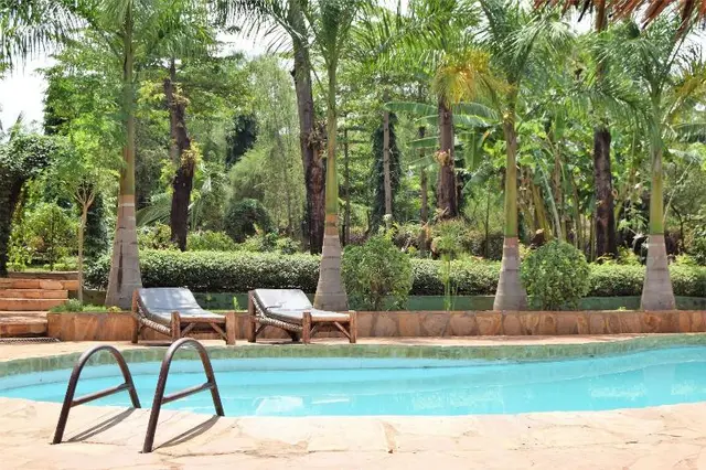 Chanya Lodge