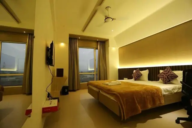 Hotel Grand Parivaar
