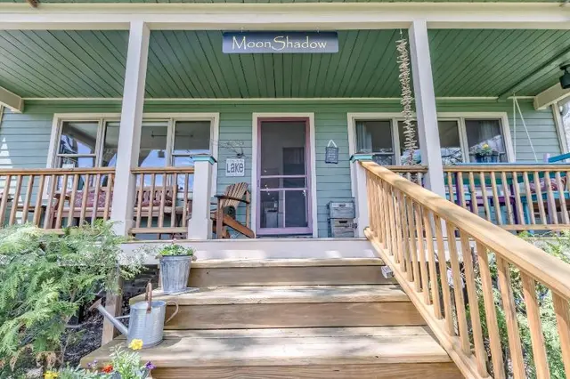 Moonshadow Bed And Breakfast