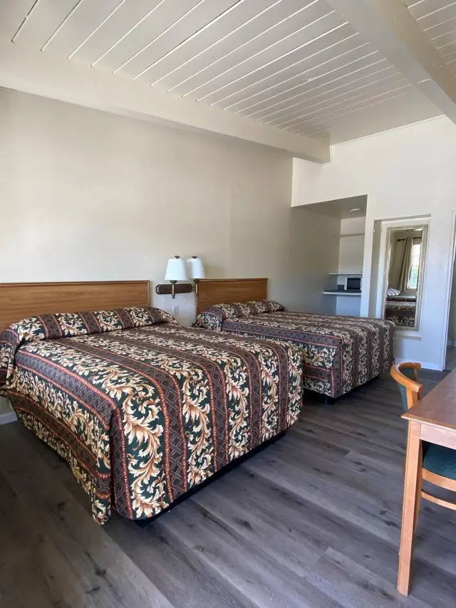 Holiday Motel