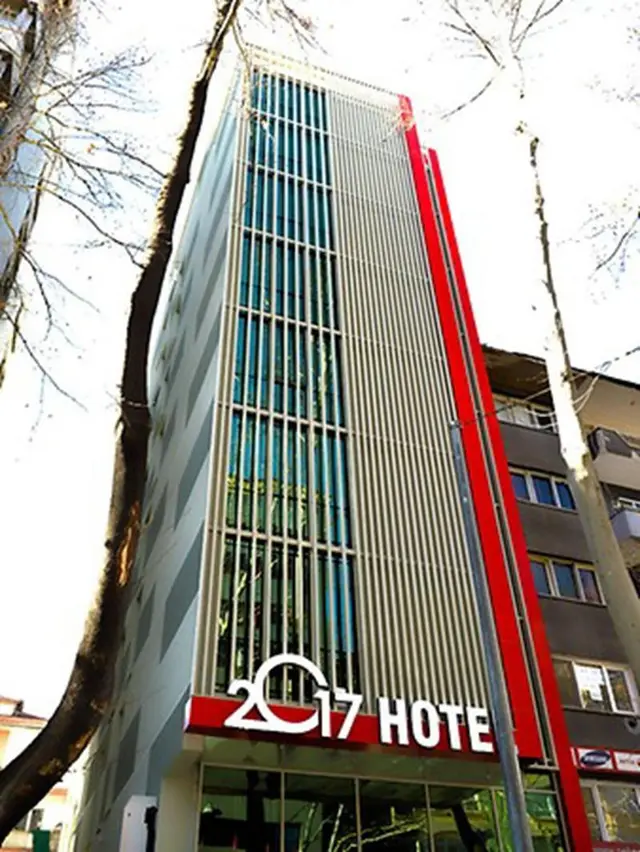 2017 Hotel