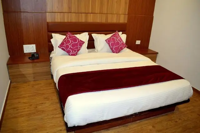 Hotel Palak Palace