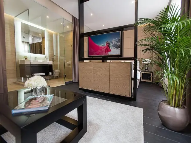 Dominic & Smart Luxury Suites Republic Square