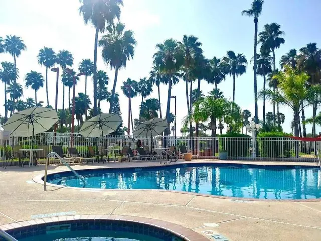 Victoria Palms Inn & Suites