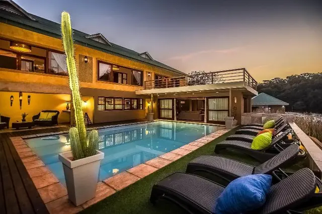 Bambuu Lakeside Lodge