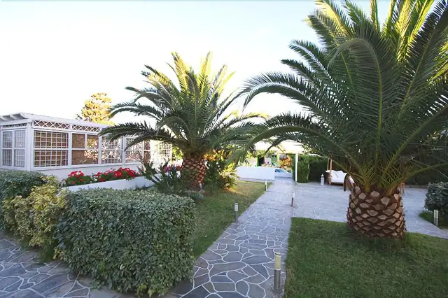 Smaragdi Hotel