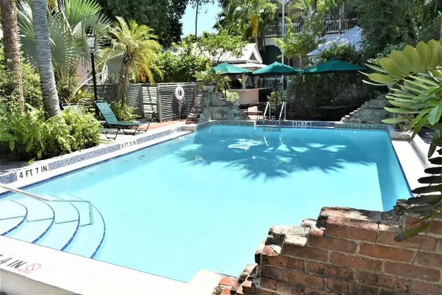 Simonton Court Historic Inn & Guesthouse