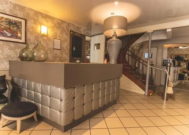Hotel De La Banniere De France