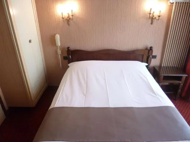 Hotel De Senlis