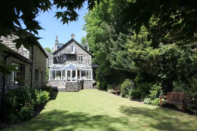 Victorian House Hotel