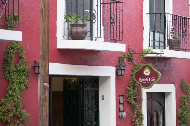 Hotel Casa De Vino