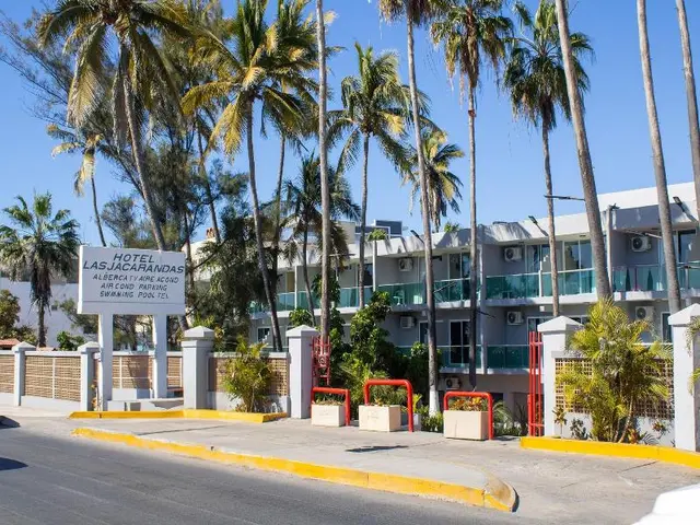 Hotel Las Jacarandas