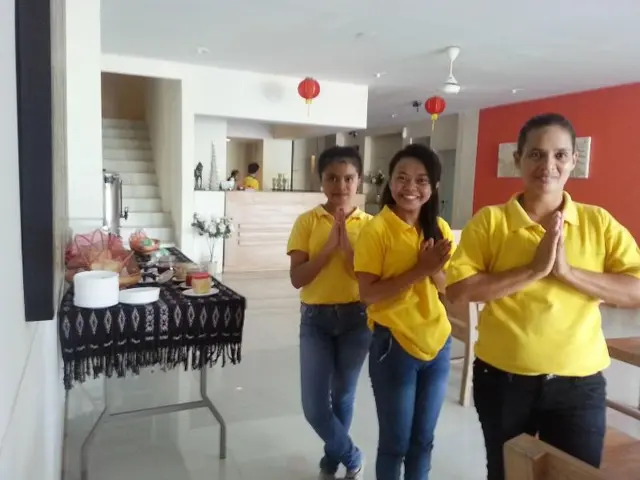 L Bajo Hotel