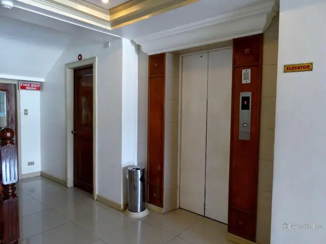 Orange Grove Hotel