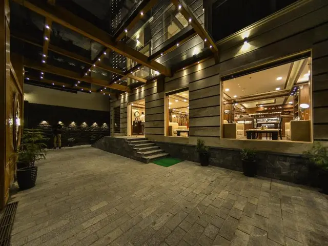 Clarks Inn Srinagar