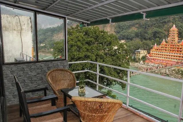 Hotel Ishan A Riverside Retreat