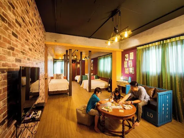 Fly Inn Yilan