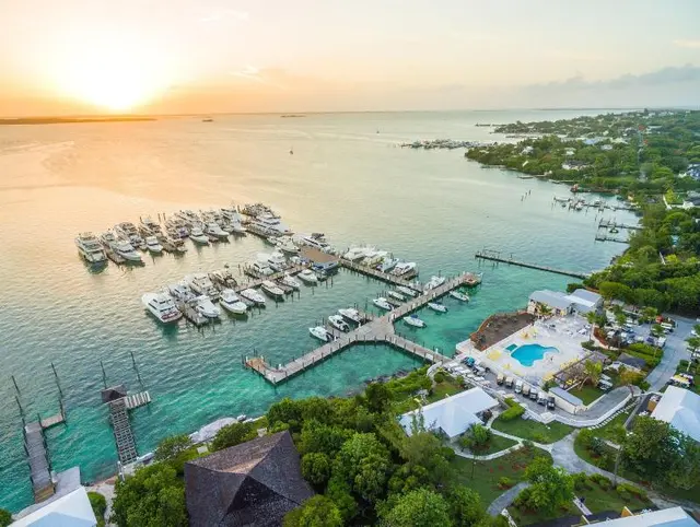 Romora Bay Resort & Marina