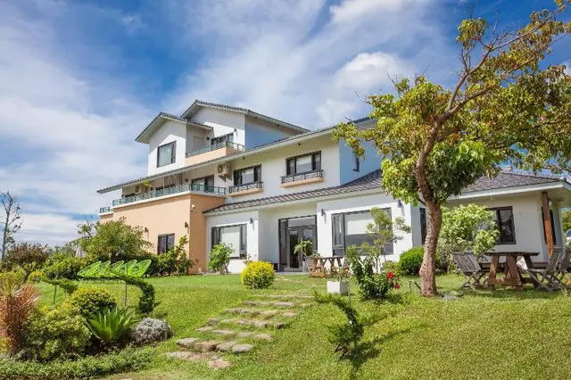 The Tree Bed And Breakfast