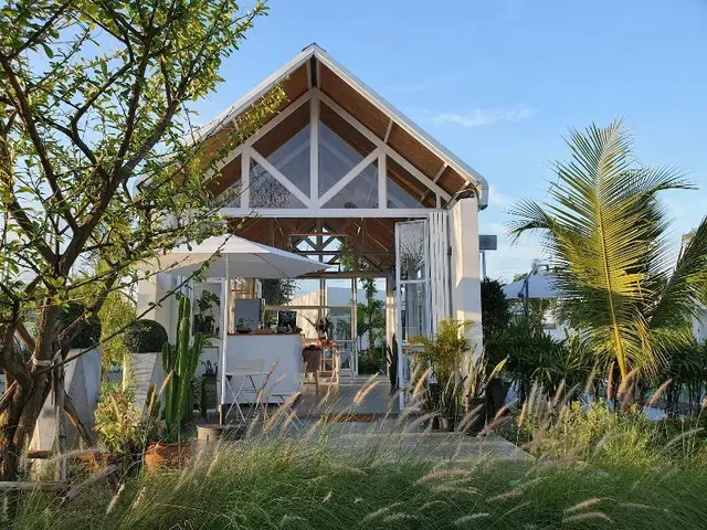 Meet Boutique Resort