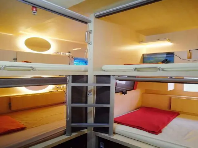 Inap At Capsule Hostel