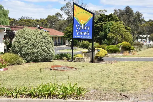 Valley Views Motel & Chalets