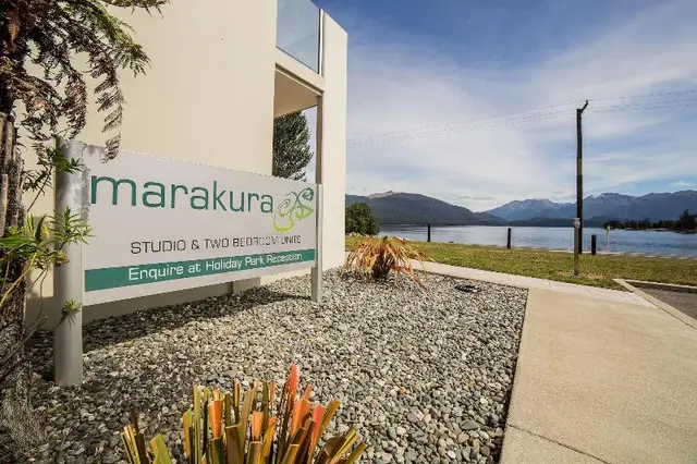 Marakura Deluxe Motels