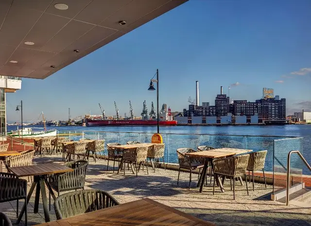 Canopy by Hilton Baltimore Harbor Point