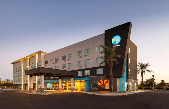 Tru by Hilton Phoenix Glendale Westgate