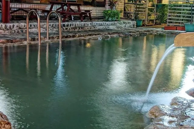 Lei Zhiben Hot Spring