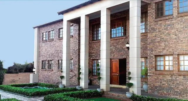 Alveston Manor