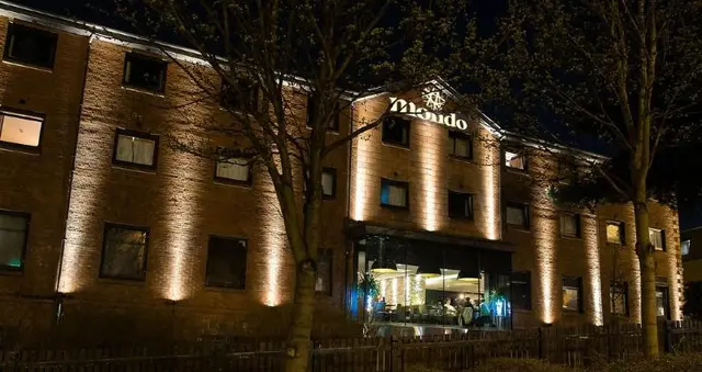 Mondo Hotel