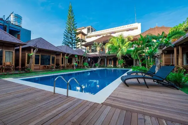 Easy Surf Camp