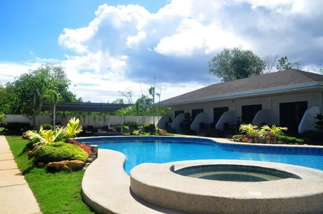 Alona De Tropicana Resort